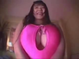 Krūtinga rytietiškas azijietiškas mergaitė pagunda