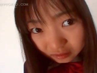 Tonåriga blyg asiatiskapojke seductress och henne först tid med vibratorn