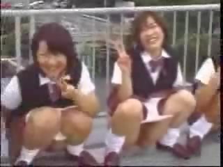 Japán tizenéves vannak igazán csintalan előadás